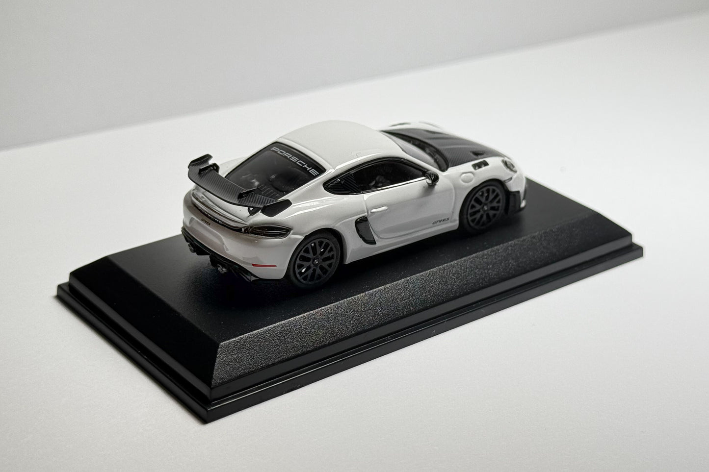 Minichamps: Porsche 718 Cayman GT4 RS - Limited Edition